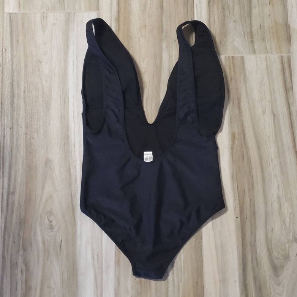Swim one piece - Picture 2 of 3